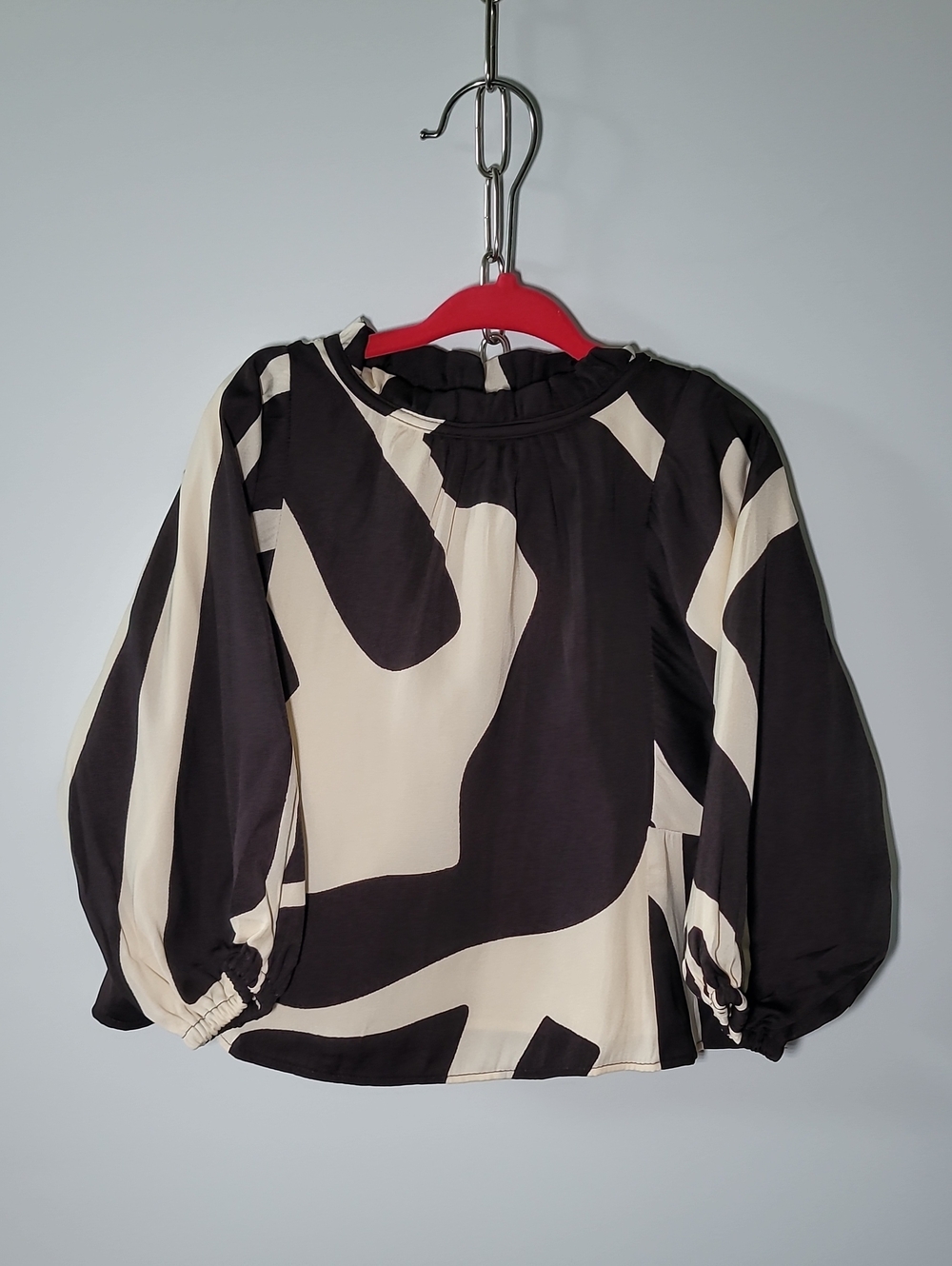 Banana Republic Black and Cream Abstract Balloon Sleeve Blouse